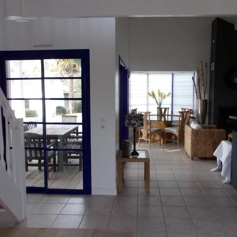 Beautiful Duplex House With Terrace and garden - Maison de Vacances - 40