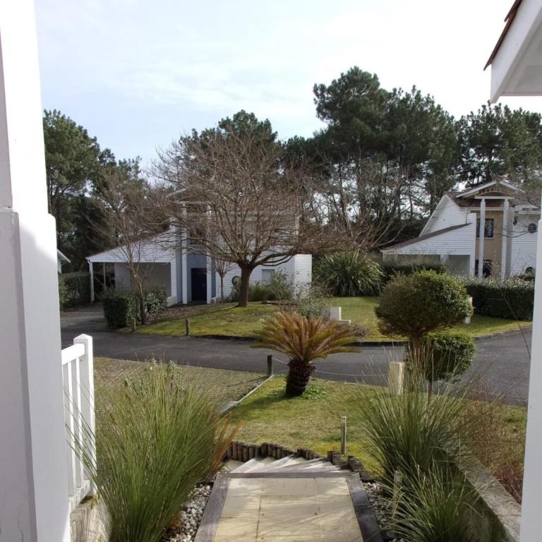 Beautiful Duplex House With Terrace and garden - Maison de Vacances - 42