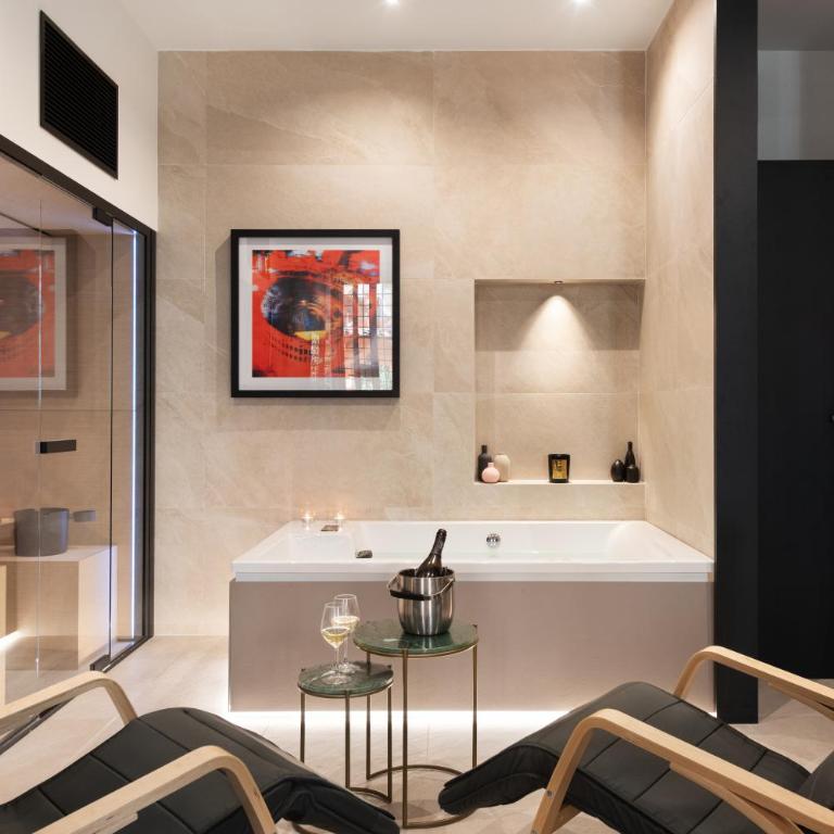 AT FORTY-ONE - Suite Deluxe con Vasca Idromassaggio - 7
