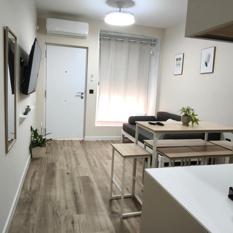 Loft C3a entrepuentes junto al Casco Histórico, Recinto Ferial el Arenal y al Sojo Ribera - Three-Bedroom Apartment - 4