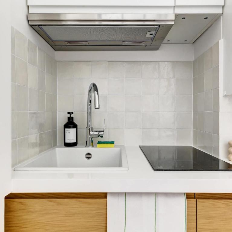 BM-Refuge sous les Toits Parisiens en plein coeur du Marais - Appartement - 8