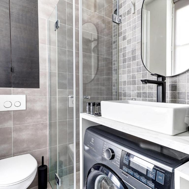 BM-Refuge sous les Toits Parisiens en plein coeur du Marais - Appartement - 9