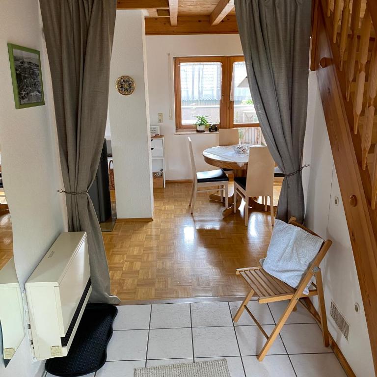 Gemütliche, ruhig gelegene Ferienwohnung - Appartement avec Balcon - 6