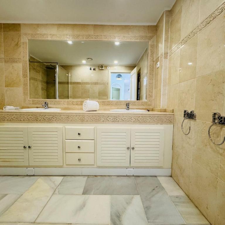 Beach House Puerto Marina - Apartamento de 1 dormitorio con terraza - 27