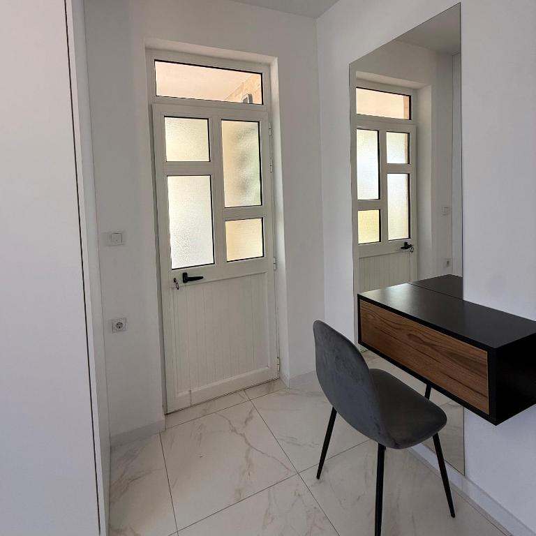 Elite Stay - Double Room with Balcony - 2