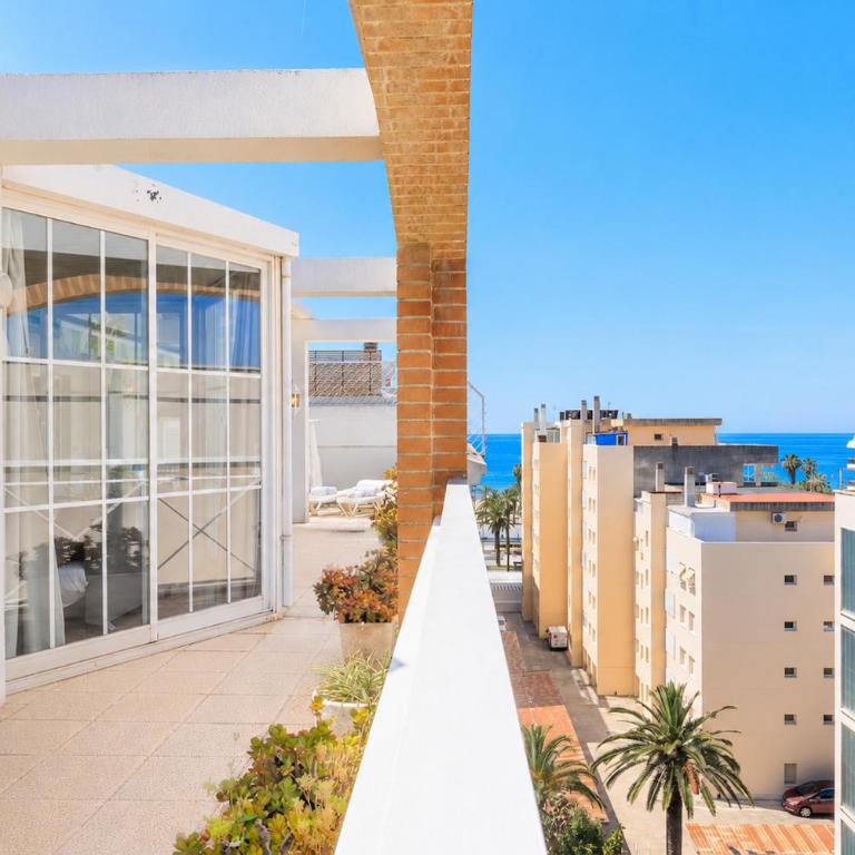 UHC Center Family Apartments - Penthouse - 18