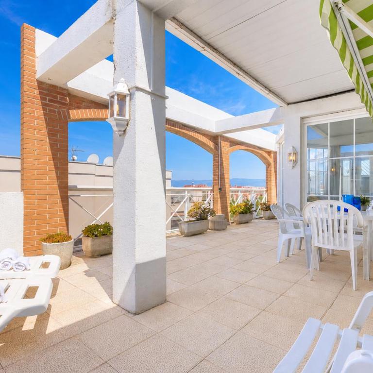 UHC Center Family Apartments - Penthouse - 28