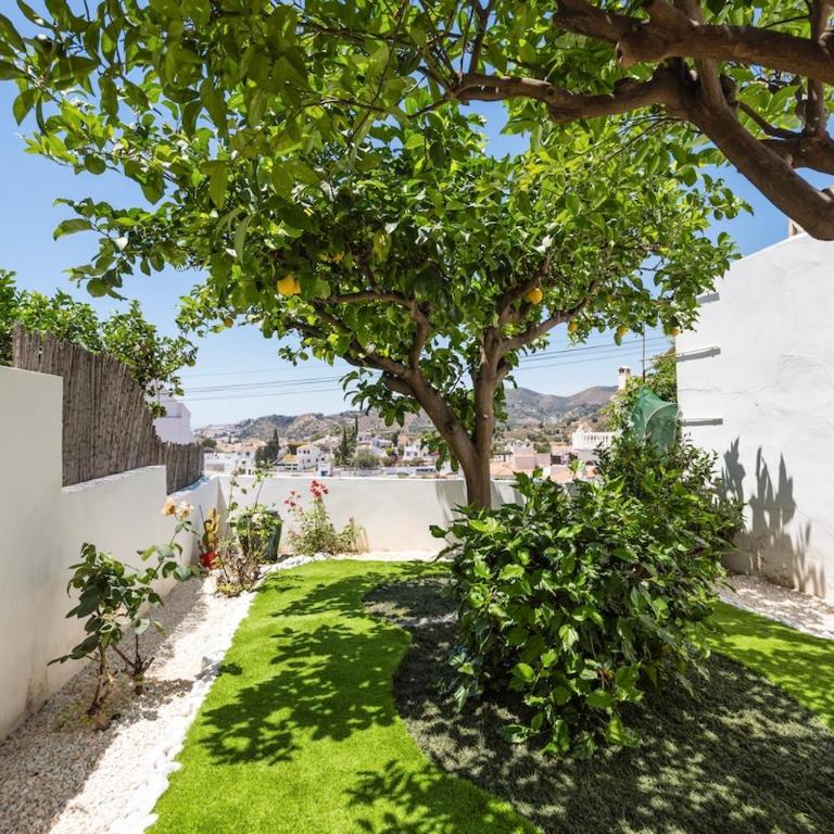 Casa Alborán with Jacuzzi, Billiard, BBQ and Sea View - Four-Bedroom House - 24