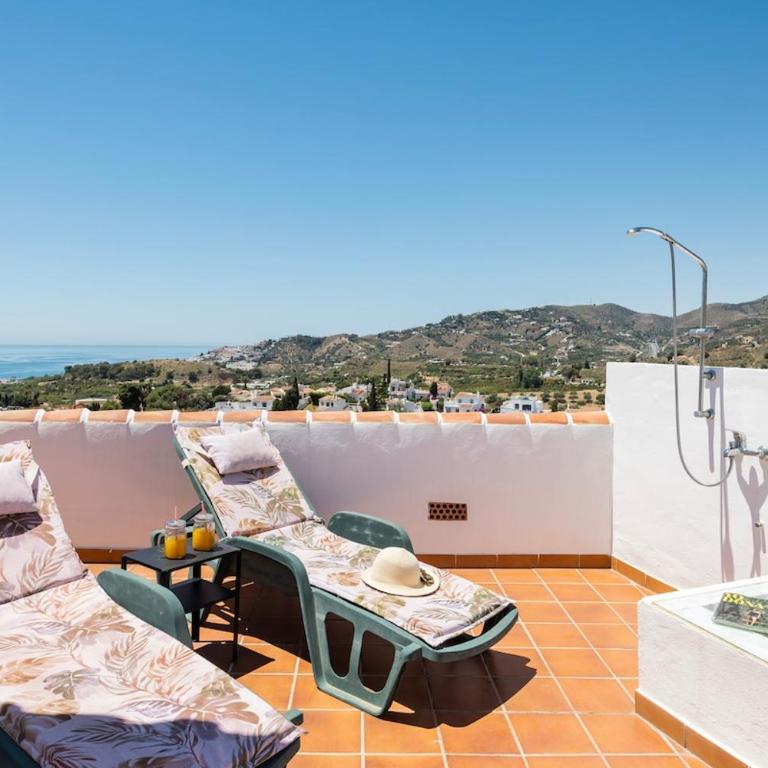 Casa Alborán with Jacuzzi, Billiard, BBQ and Sea View - Four-Bedroom House - 21