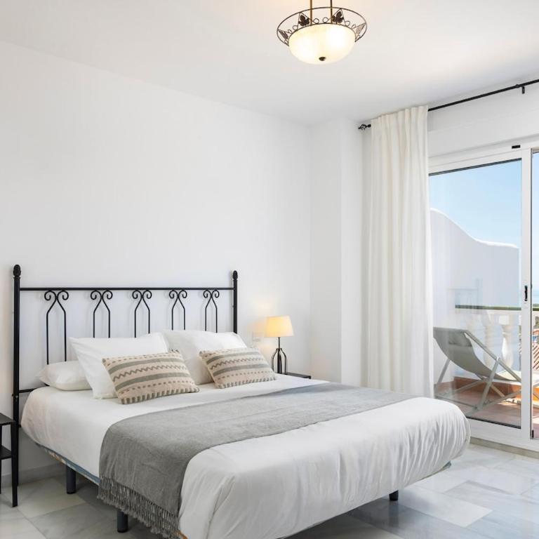 Casa Alborán with Jacuzzi, Billiard, BBQ and Sea View - Four-Bedroom House - 11