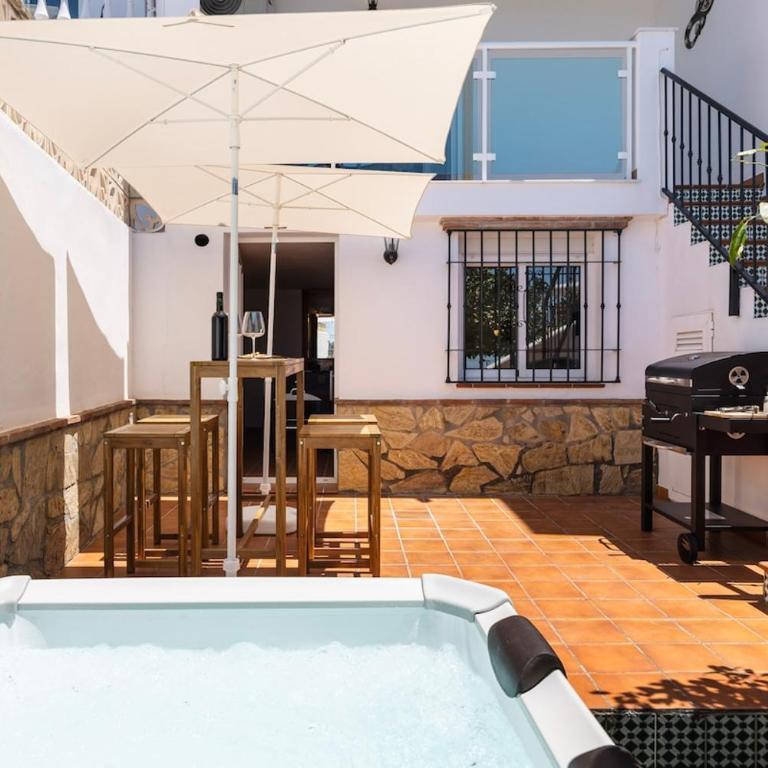 Casa Alborán with Jacuzzi, Billiard, BBQ and Sea View - Four-Bedroom House - 26