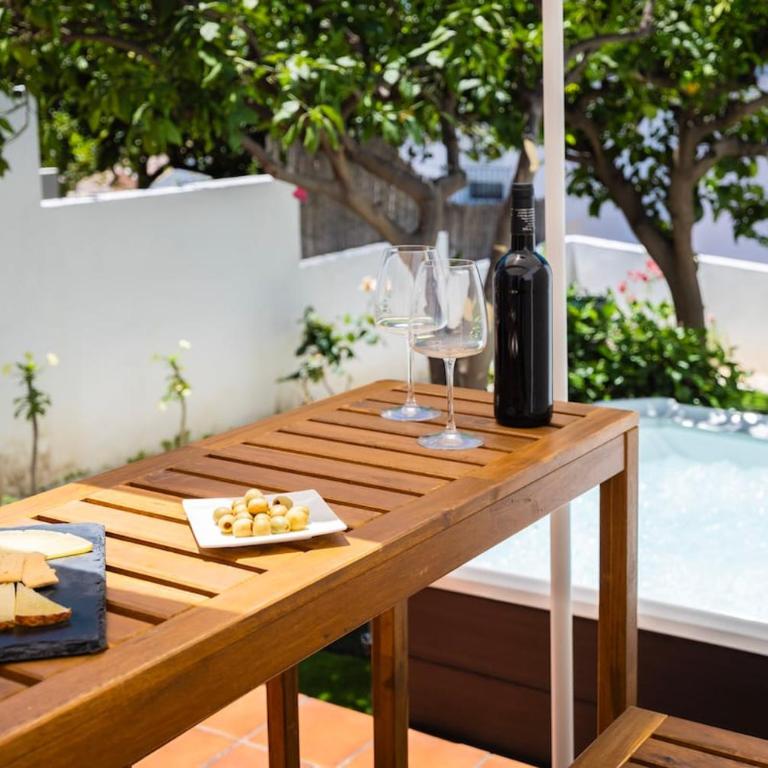 Casa Alborán with Jacuzzi, Billiard, BBQ and Sea View - Four-Bedroom House - 27