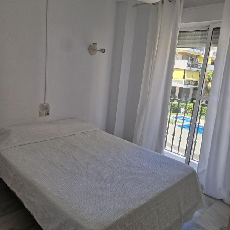 Apt Erisa en Torremolinos dos min de la playa, Puerto Marina - Casa de 2 dormitorios - 10