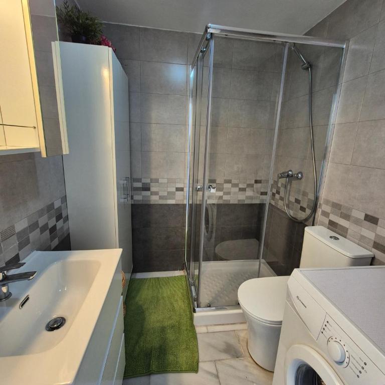 Apt Erisa en Torremolinos dos min de la playa, Puerto Marina - Casa de 2 dormitorios - 11