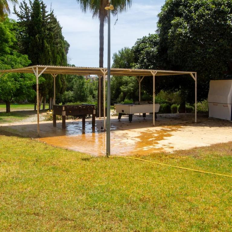 141-Fully Renovated, Shared Pools & Garden - Apartamento de 2 dormitorios - 51