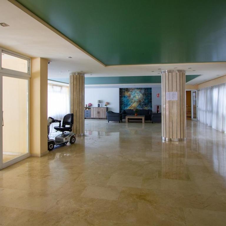 141-Fully Renovated, Shared Pools & Garden - Apartamento de 2 dormitorios - 35