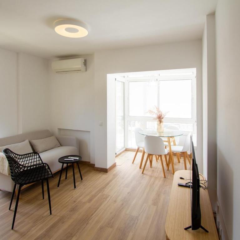 141-Fully Renovated, Shared Pools & Garden - Apartamento de 2 dormitorios - 4