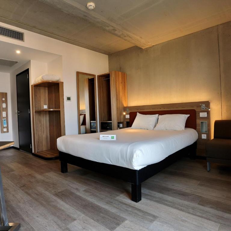 ibis Styles Ajaccio Napoleon - Chambre Standard – Vue sur Golfe - 4