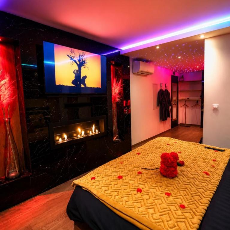 SPICY LOVE Suite Romantique avec Jacuzzi Privatif Proche Nice Cannes Cagnes sur mer Antibes - Appartement 1 Chambre - 2