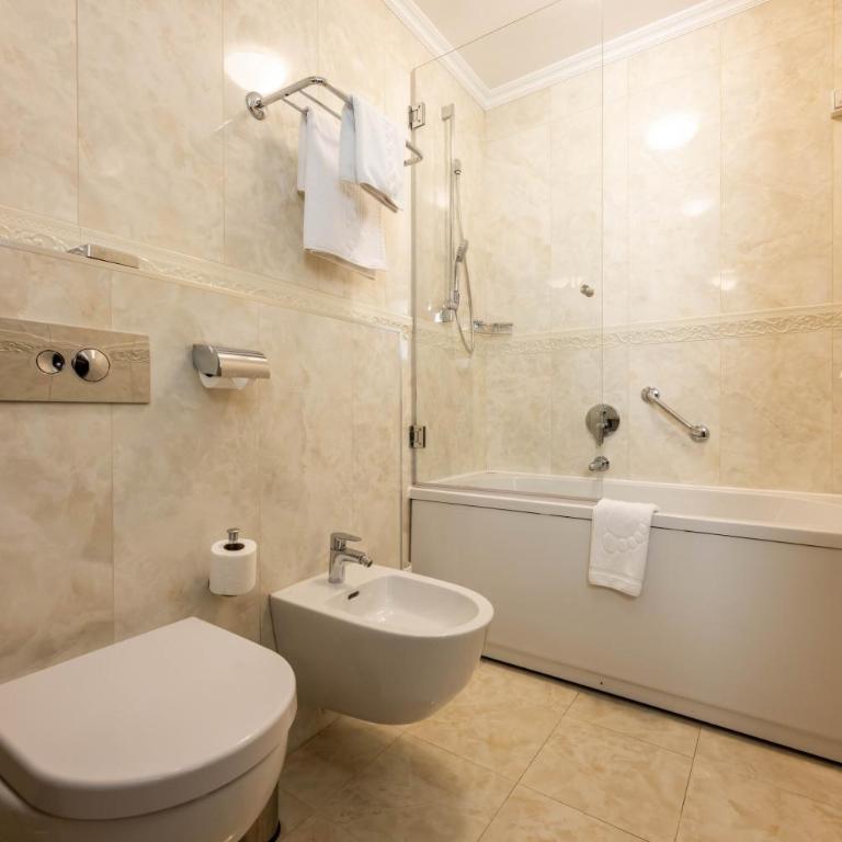 Hotel Moskva - Standard Double Room - 15