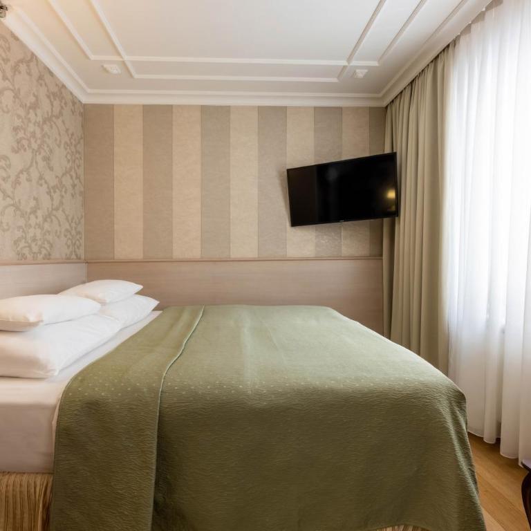 Hotel Moskva - Standard Double Room - 8