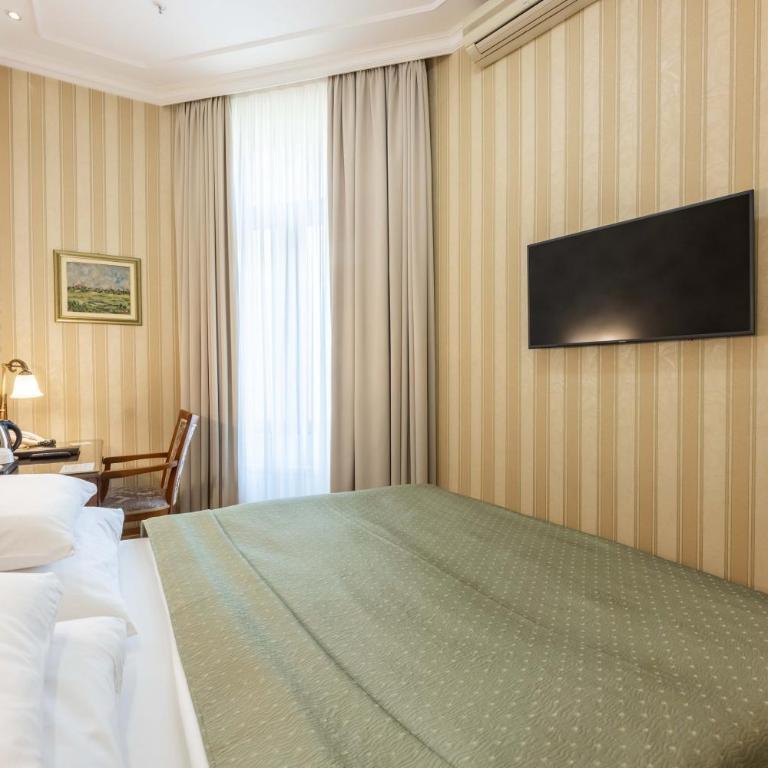 Hotel Moskva - Standard Double Room - 13