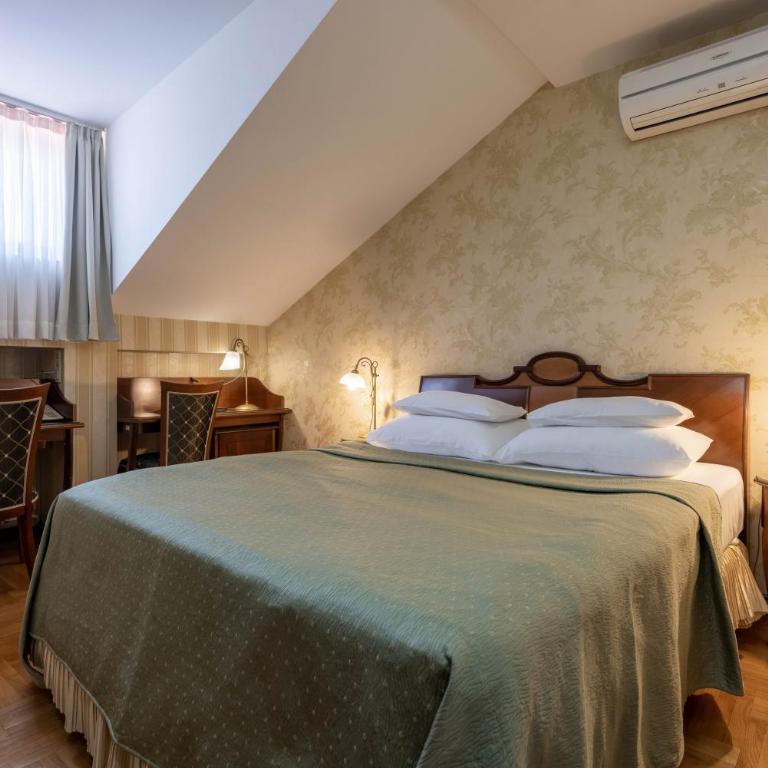 Hotel Moskva - Standard Double Room - 14