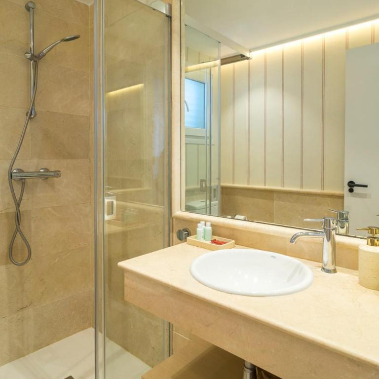 Modern apartment with pool on the beachfront in Marbella by SharingCo - Apartment mit 3 Schlafzimmern - 12