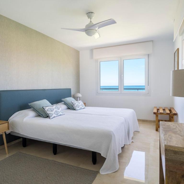 Modern apartment with pool on the beachfront in Marbella by SharingCo - Apartment mit 3 Schlafzimmern und Balkon - 10