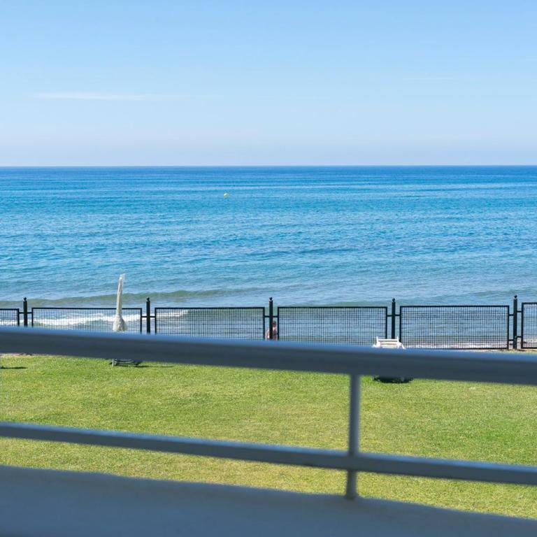 Modern apartment with pool on the beachfront in Marbella by SharingCo - Apartment mit 3 Schlafzimmern und Balkon - 23