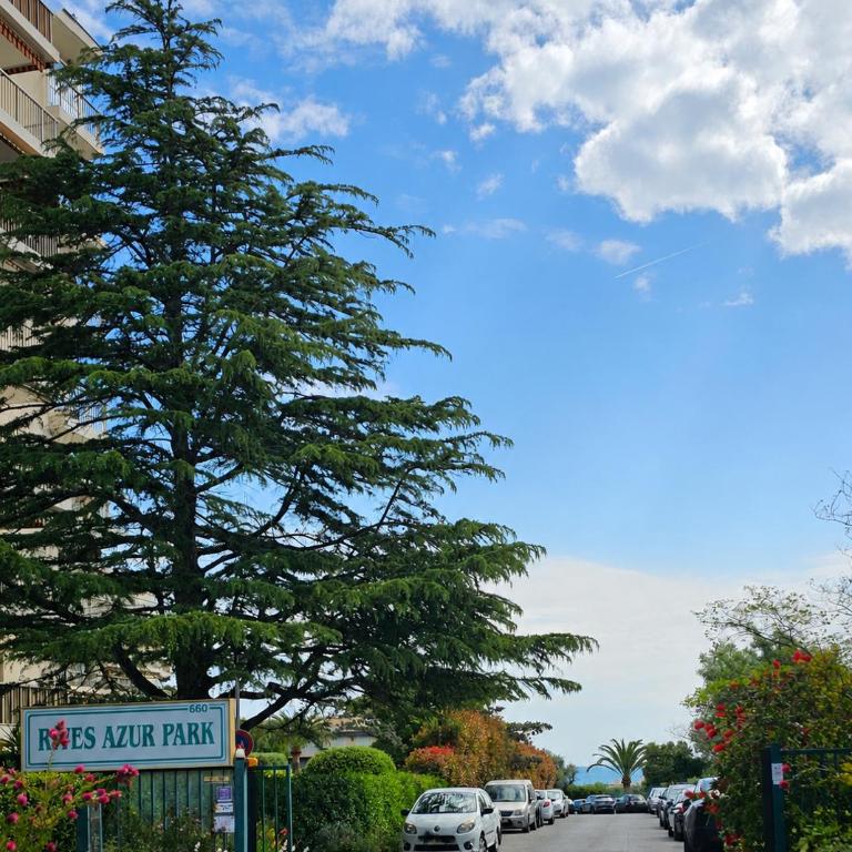 Rare appartement jardin privatif 130m2 piscine parking 6 à 8 personnes Antibes - Three-Bedroom Apartment with View - 13