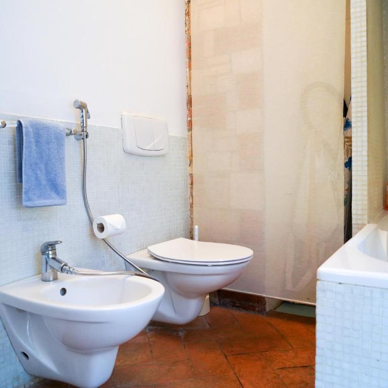 Cozy Villa with Pool & Lake Castle View - Villa - 13