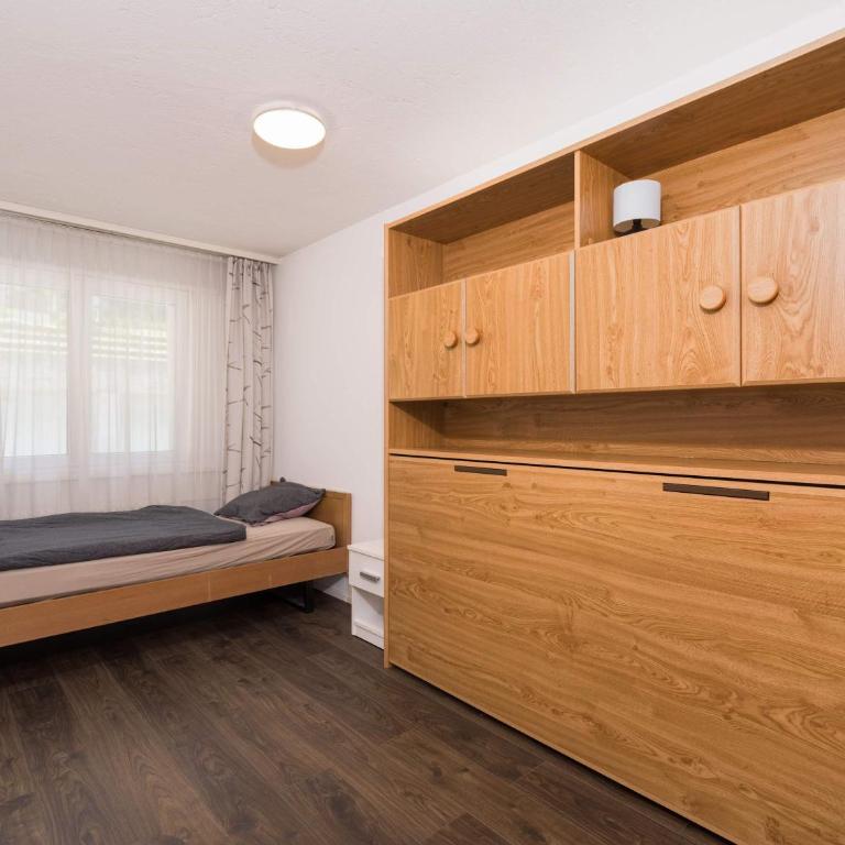 Bright 2BR Davos Apt with Parking and Balcony - Apartment - 6