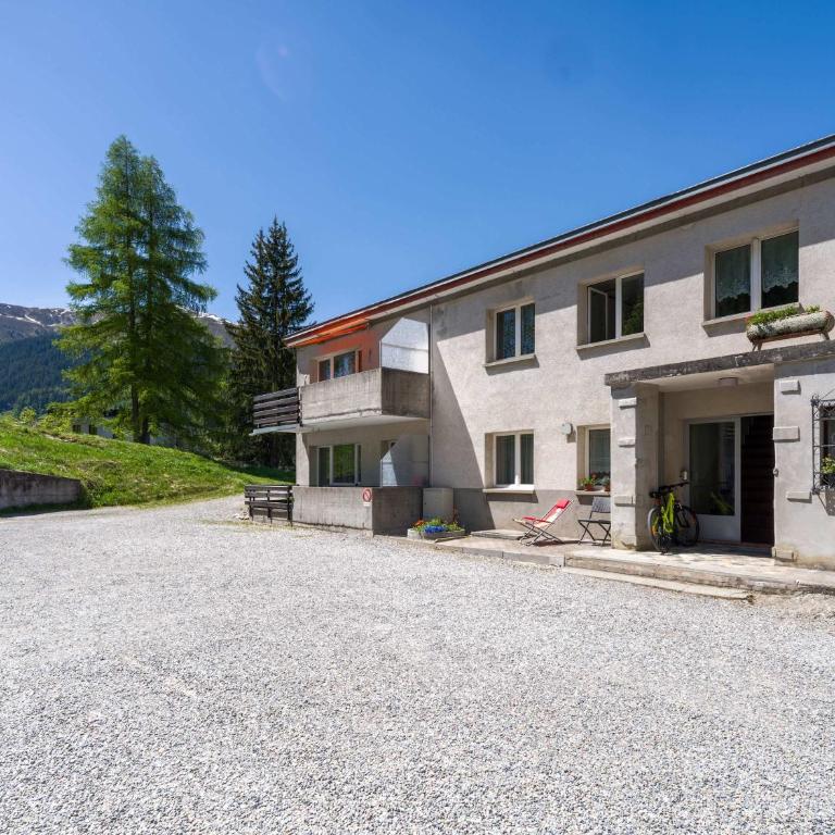 Bright 2BR Davos Apt with Parking and Balcony - Apartment - 26