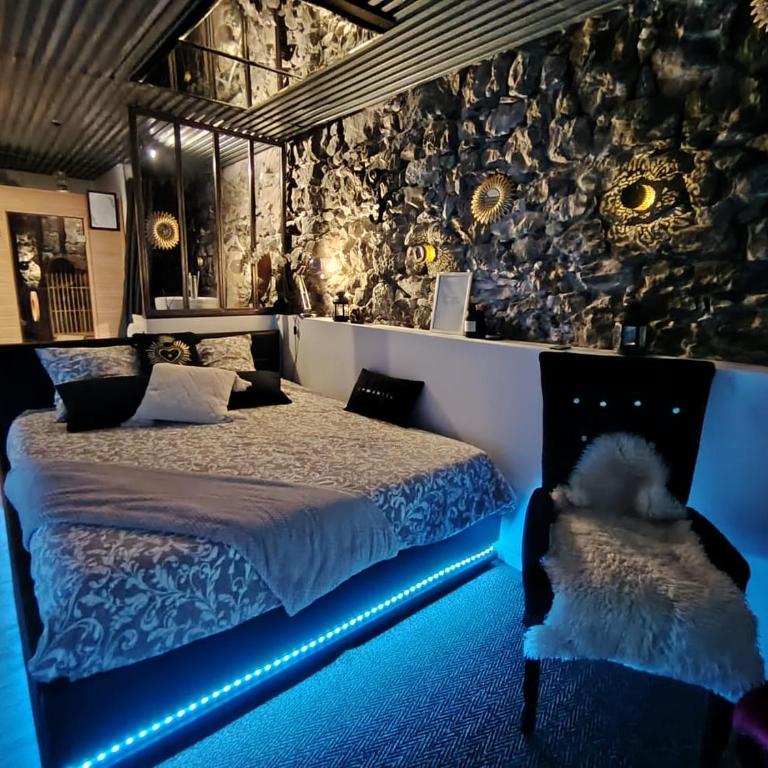 Sweet Loft Grenoble-Love Room avec jacuzzi & sauna - Suite avec Baignoire Spa - 1