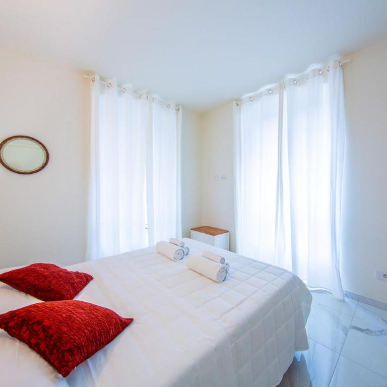 New Apt, Free Parking 2 min from the Sea - Appartamento Superior con Balcone - 15