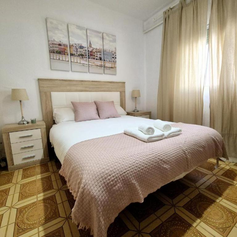 Triana Familiar - Three-Bedroom Apartment - 8