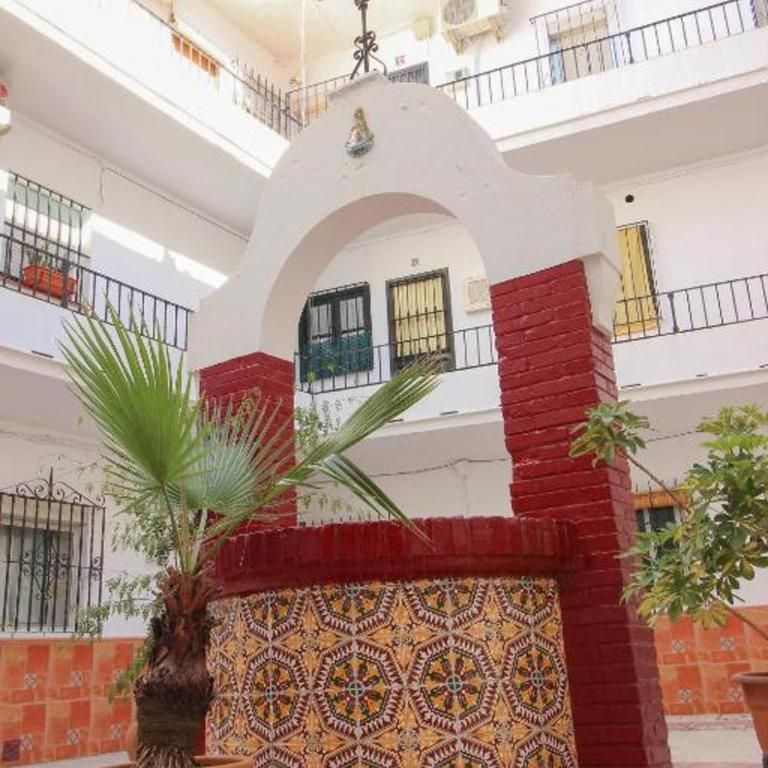 Triana Familiar - Three-Bedroom Apartment - 12