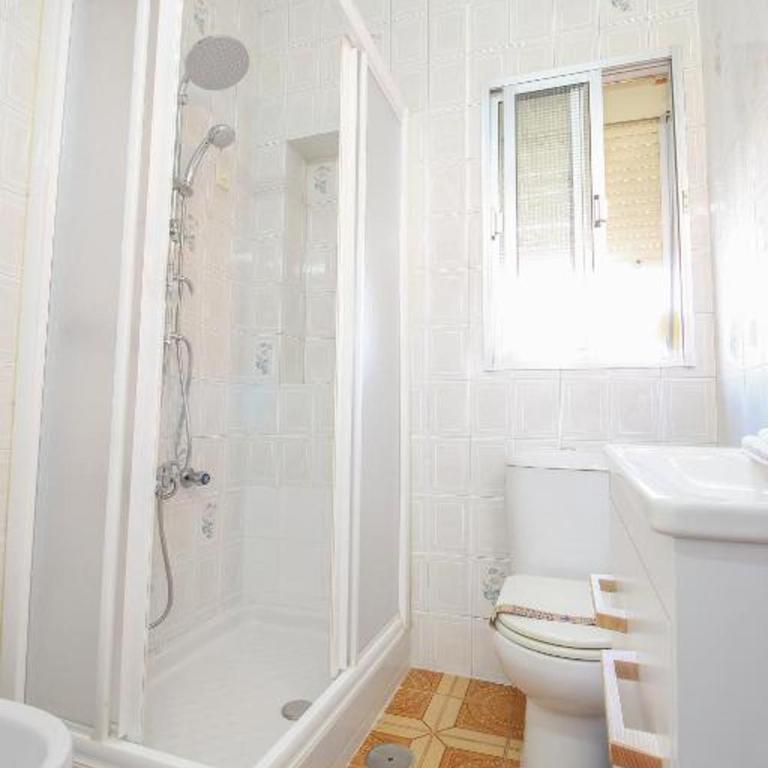 Triana Familiar - Three-Bedroom Apartment - 13