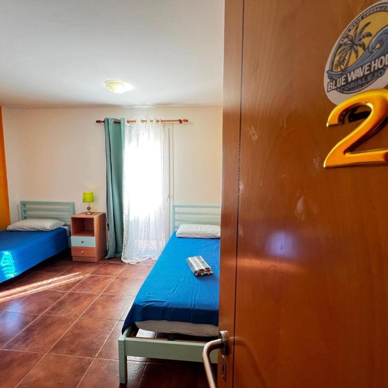 Blue Wave House Corralejo - Habitación Doble con baño compartido - 2 camas - 5