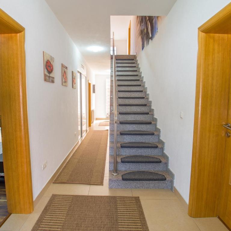 Mostaria House - Apartment mit 4 Zimmern - 56