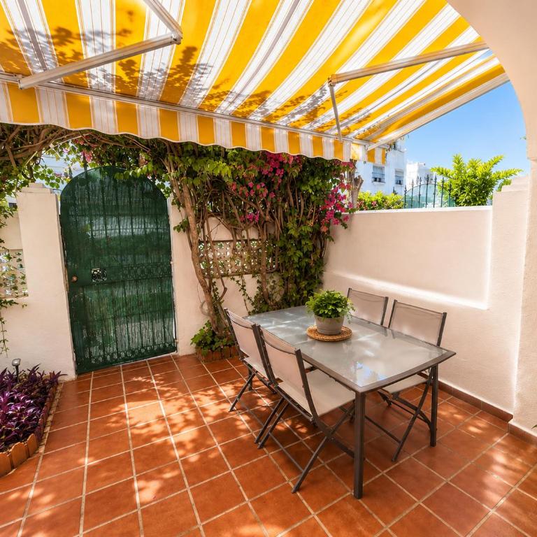 Torremolinos Sea View Townhouse, Pool, BBQ & Workspace - Magnolia Properties - Casa de 3 dormitorios - 33