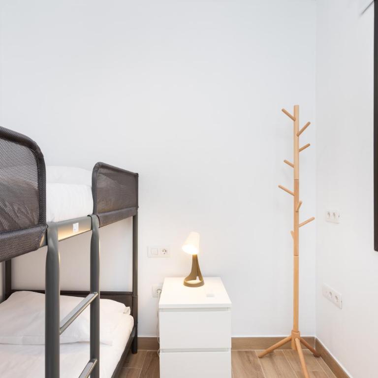 Home2Book Spacious Apartment with Private Parking - Two-Bedroom Apartment - 15