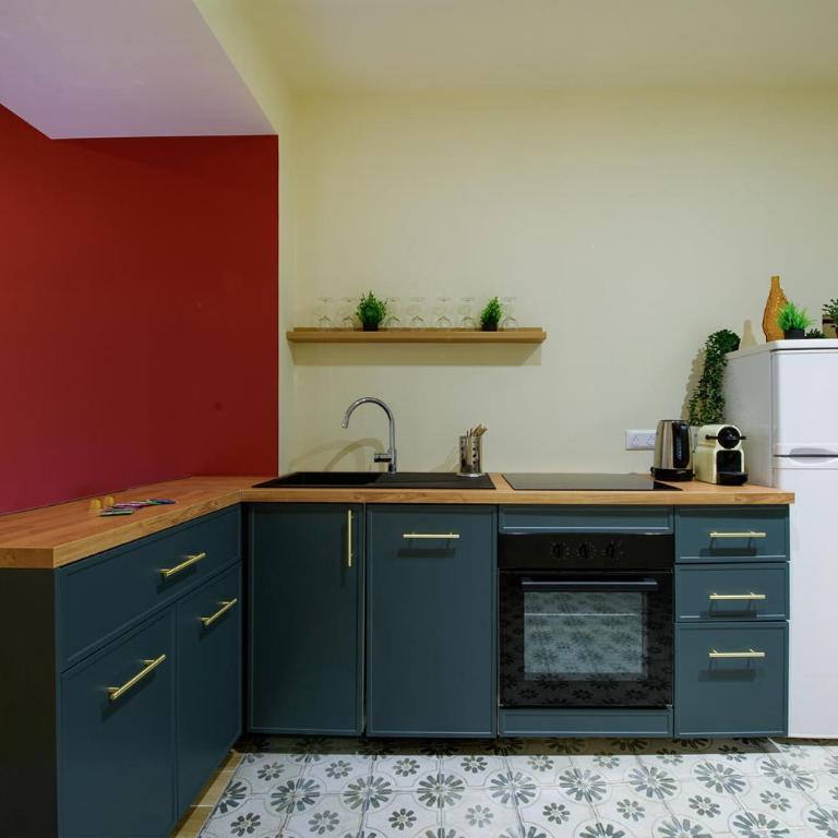 Le Jardin des Délices - Love Room & Balnéo à Lyon - Appartement 1 Chambre - 13