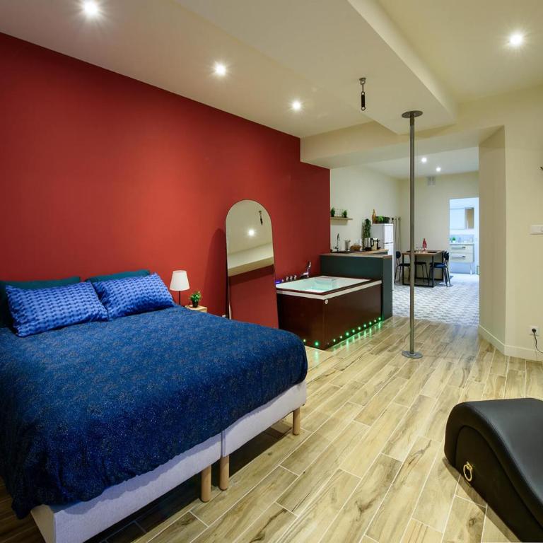 Le Jardin des Délices - Love Room & Balnéo à Lyon - Appartement 1 Chambre - 23