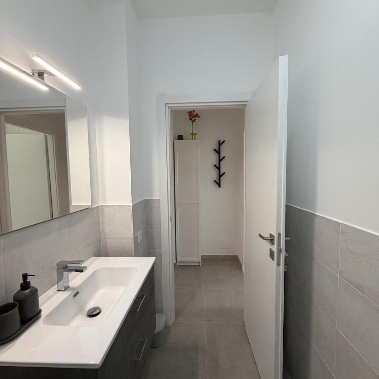 Monza City - Centro, Parco e Villa Reale - One-Bedroom Apartment - 6