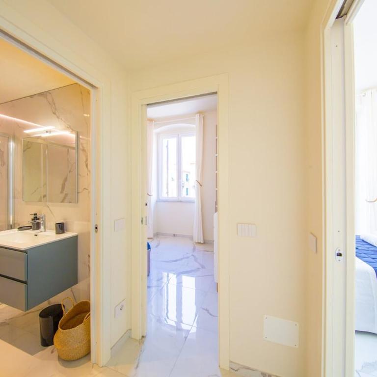 Luxurious and Bright Apartment with Balcony, 6 Guests - Appartamento Deluxe con 2 Camere da Letto e Balcone - 6