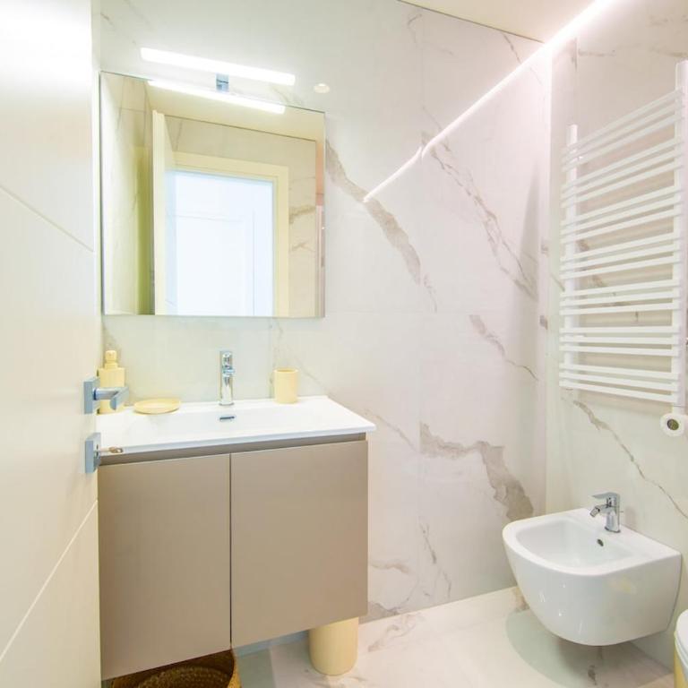 Luxurious and Bright Apartment with Balcony, 6 Guests - Appartamento Deluxe con 2 Camere da Letto e Balcone - 11