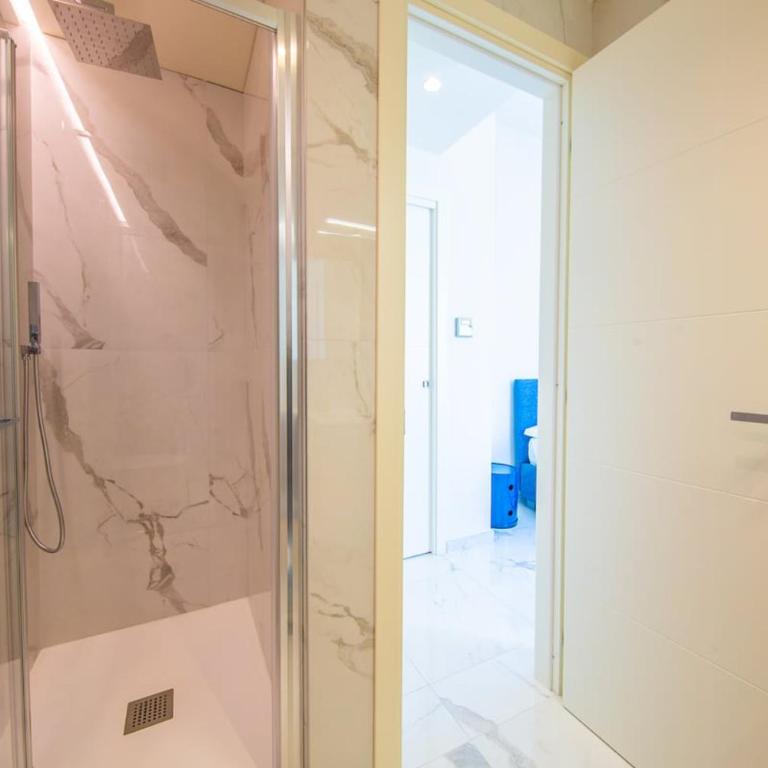 Luxurious and Bright Apartment with Balcony, 6 Guests - Appartamento Deluxe con 2 Camere da Letto e Balcone - 18