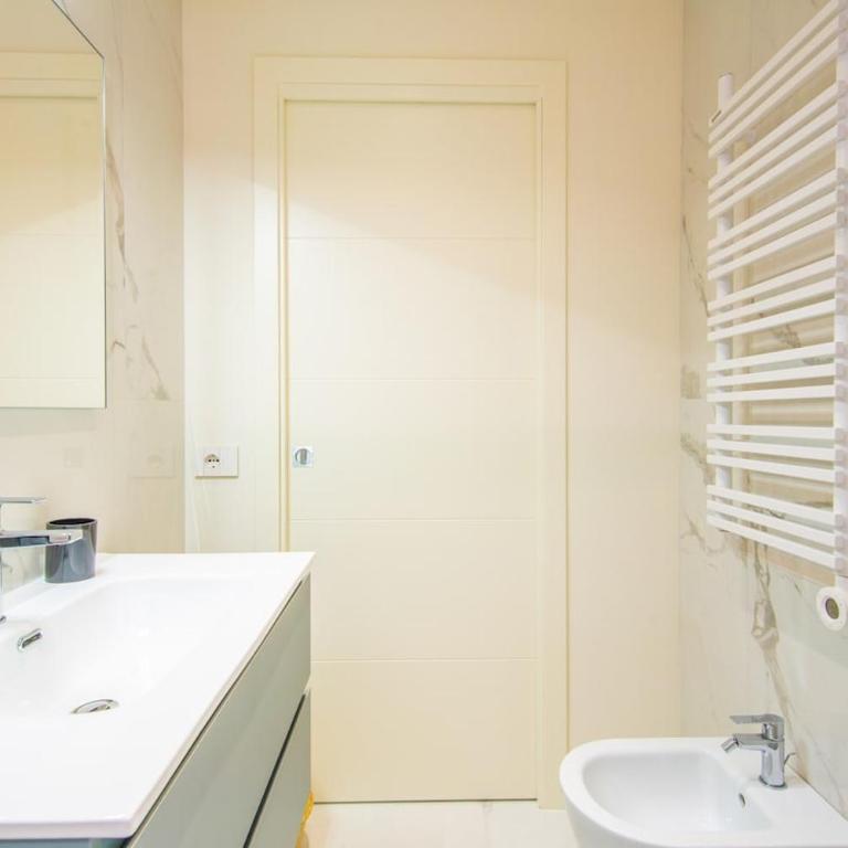 Luxurious and Bright Apartment with Balcony, 6 Guests - Appartamento Deluxe con 2 Camere da Letto e Balcone - 25